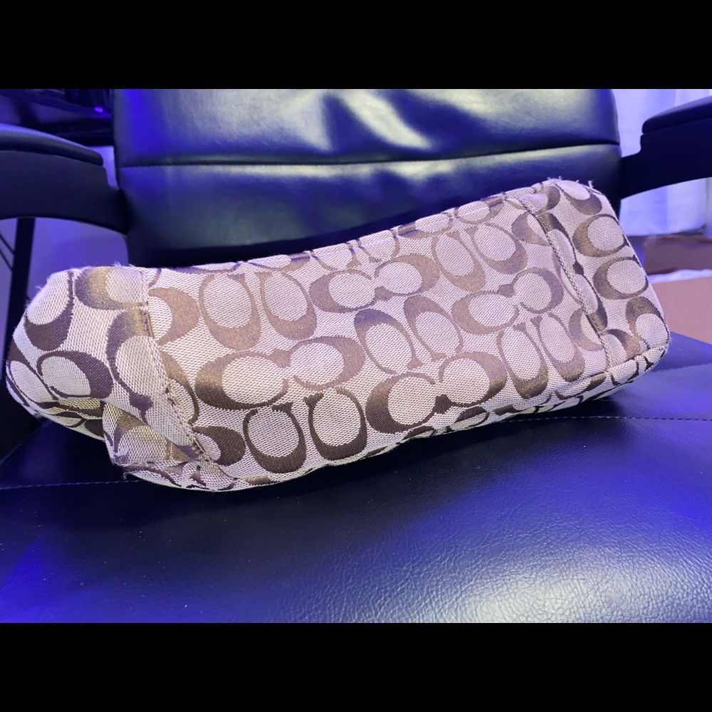 coach purse - Picture 4 of 6